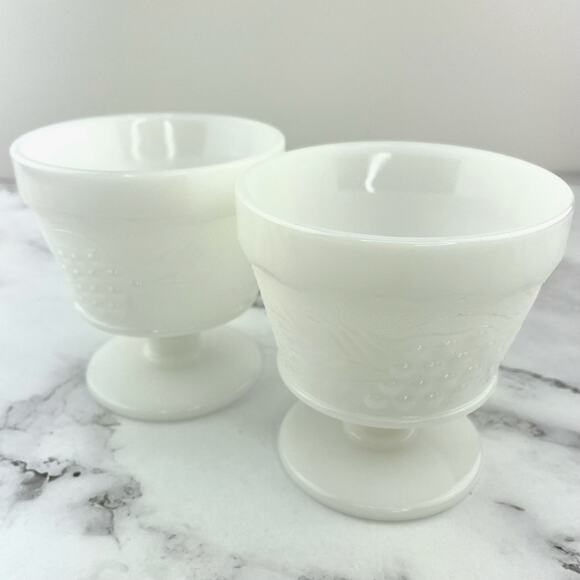Vtg Anchor Hocking Milk Glass Grape Leaf Retro Mid Century Desert Cups Set of 2 - Picture 3 of 12